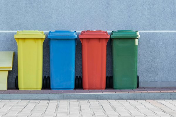 Comment sensibiliser les jeunes adultes à l'importance du recyclage?